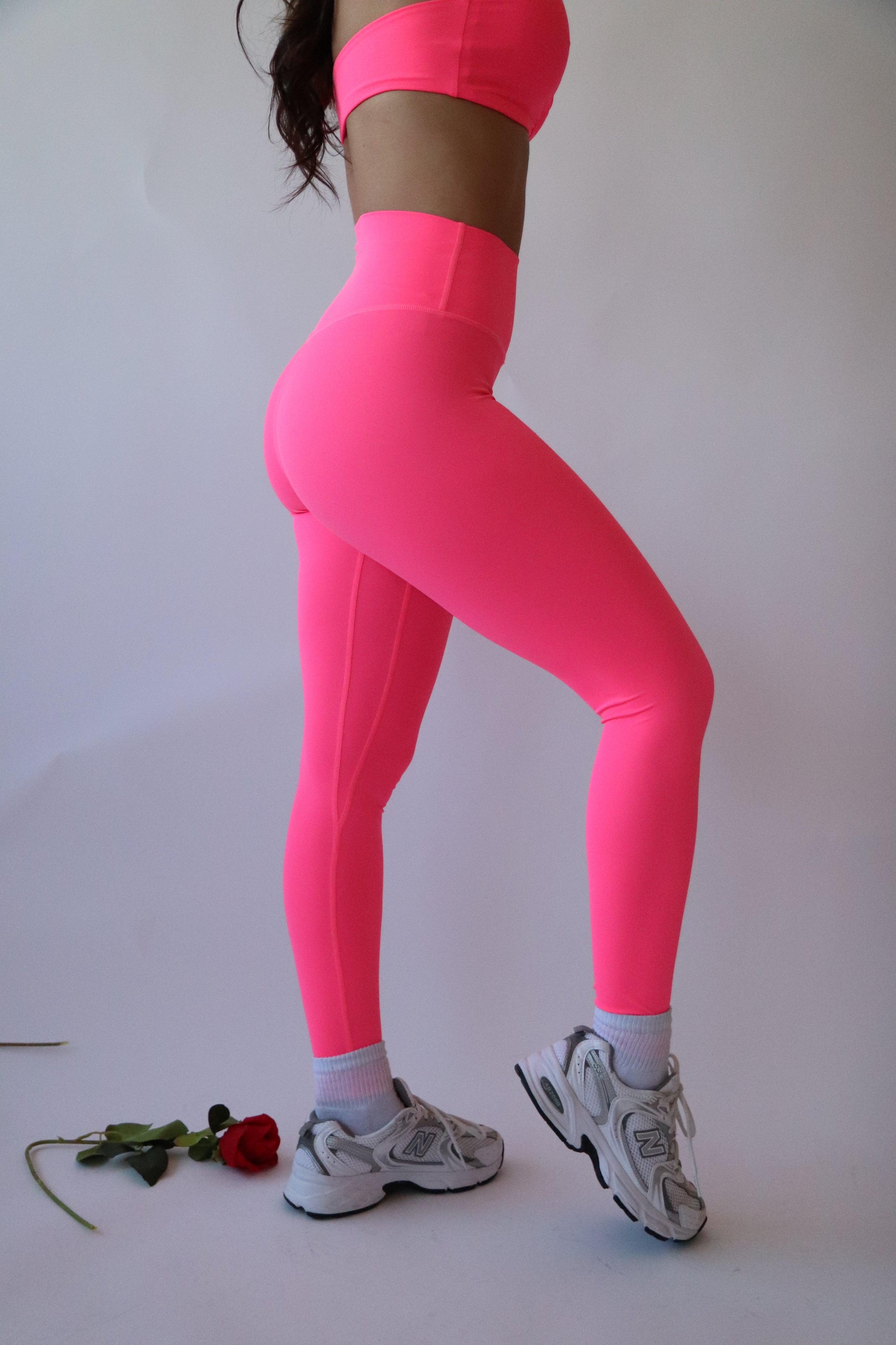 Legging COSTA RICA Recortes Neon Pink - Compre Agora