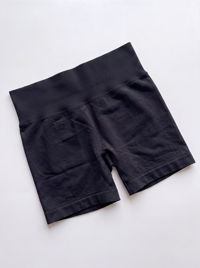 Seamless Short