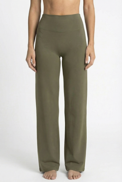 Core Straight Leg Pant